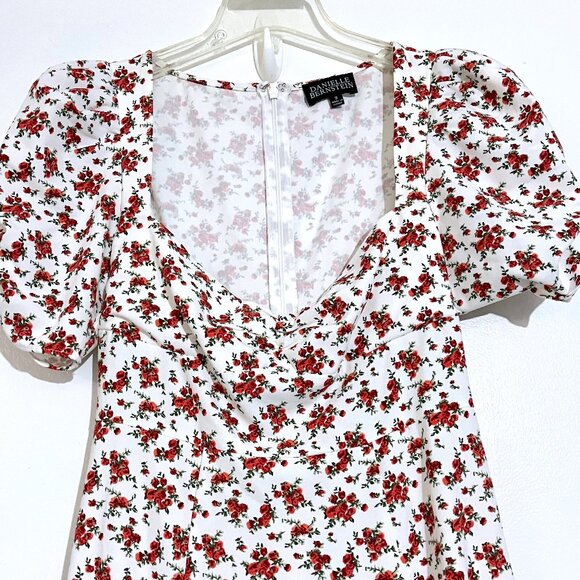 Danielle Bernstein Floral Slitted Short Sleeve Queen Anne Neckline Dress - Picture 6 of 15